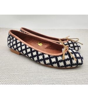 By Paige Size 6.5 Navy Blue White Wool Needlepoint Flats Women